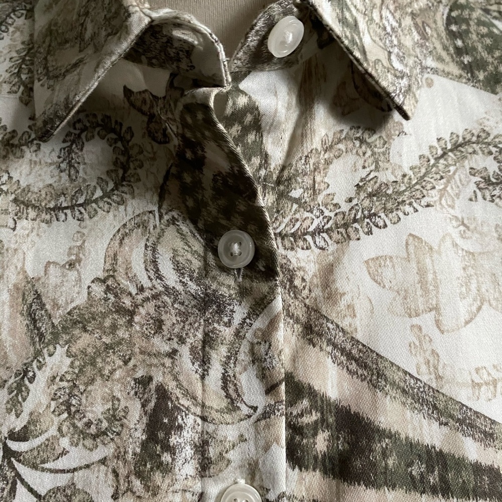 NWT Van Heusen Ladies Button Down - Picture 2 of 4